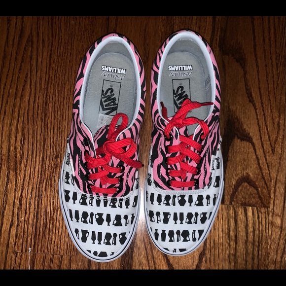 ashley williams old skool low top zebra vans - Picture 2 of 4